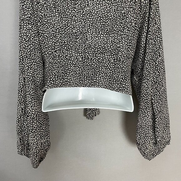 Princess Polly New Mood Top Tie Front Deep V Size 8 Animal Print Balloon Sleeve - Picture 10 of 13